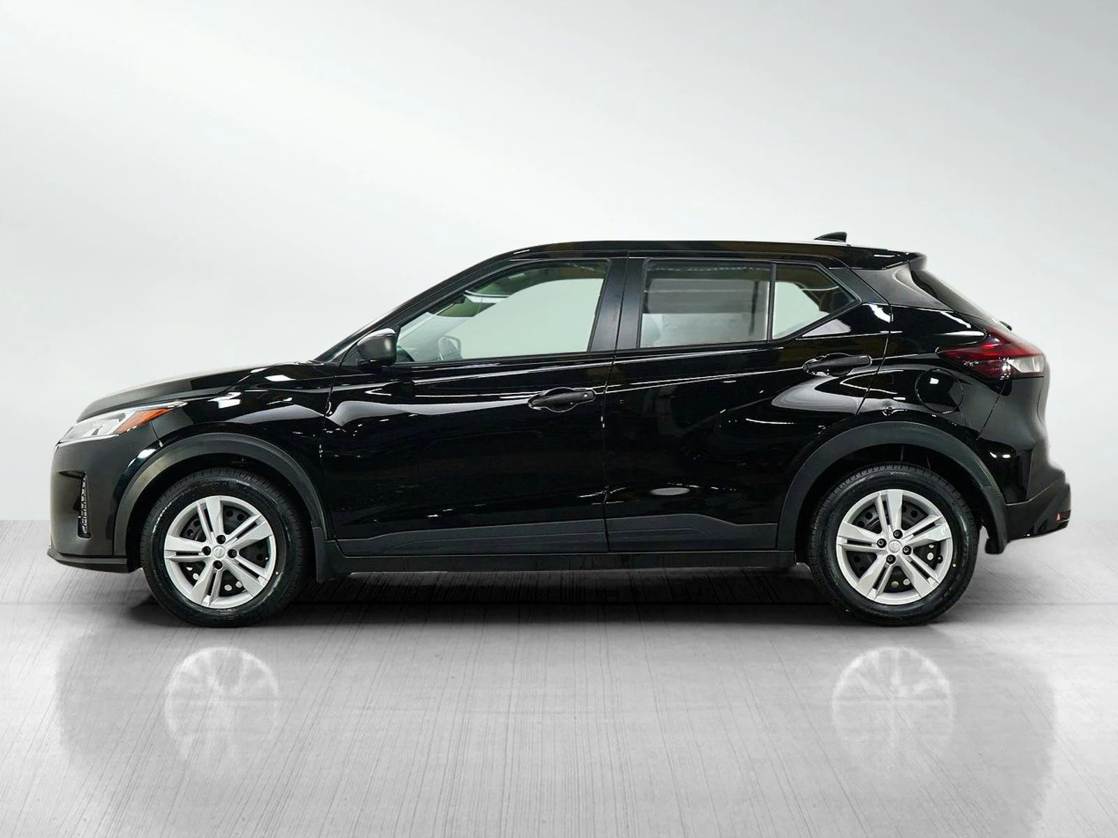Used 2024 Nissan Kicks S with VIN 3N1CP5BV4RL554708 for sale in Burnsville, Minnesota