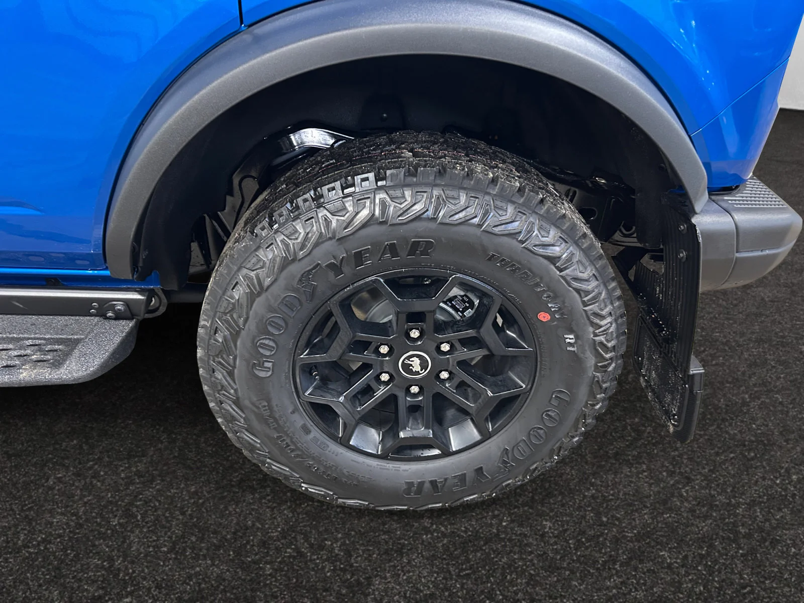 New 2026 Velocity Blue Metallic Ford Badlands image 9