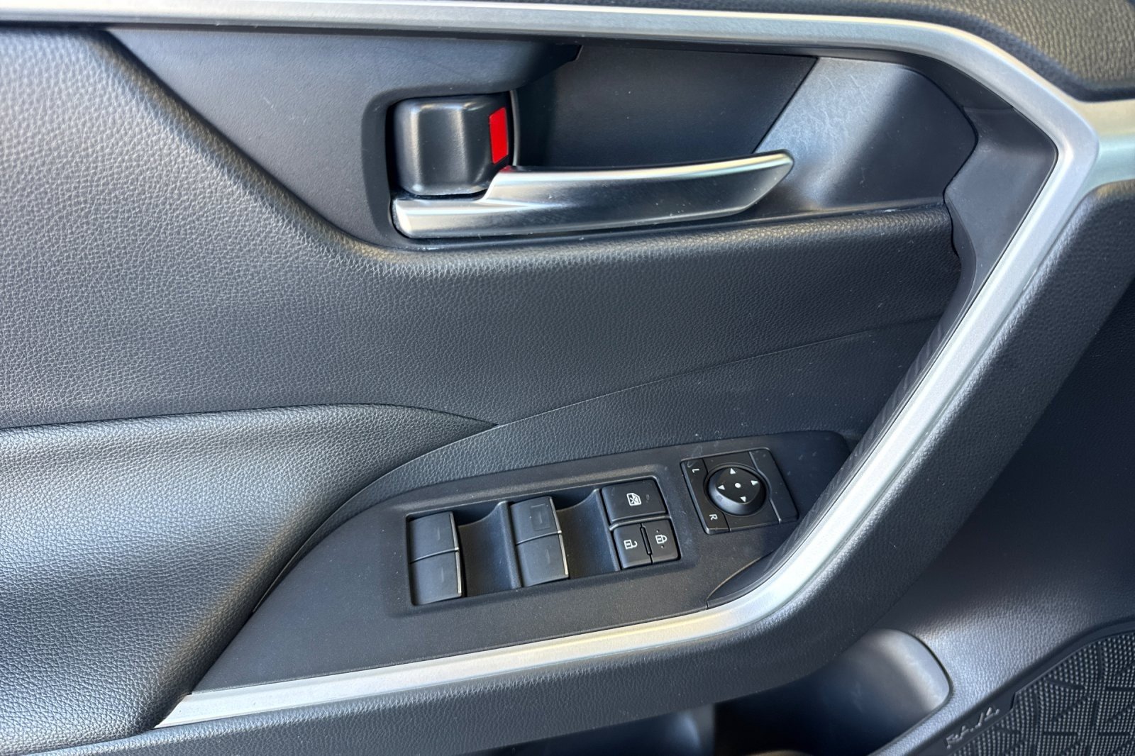 Certified Used 2024 MAGNETIC GRAY Toyota SE image 10