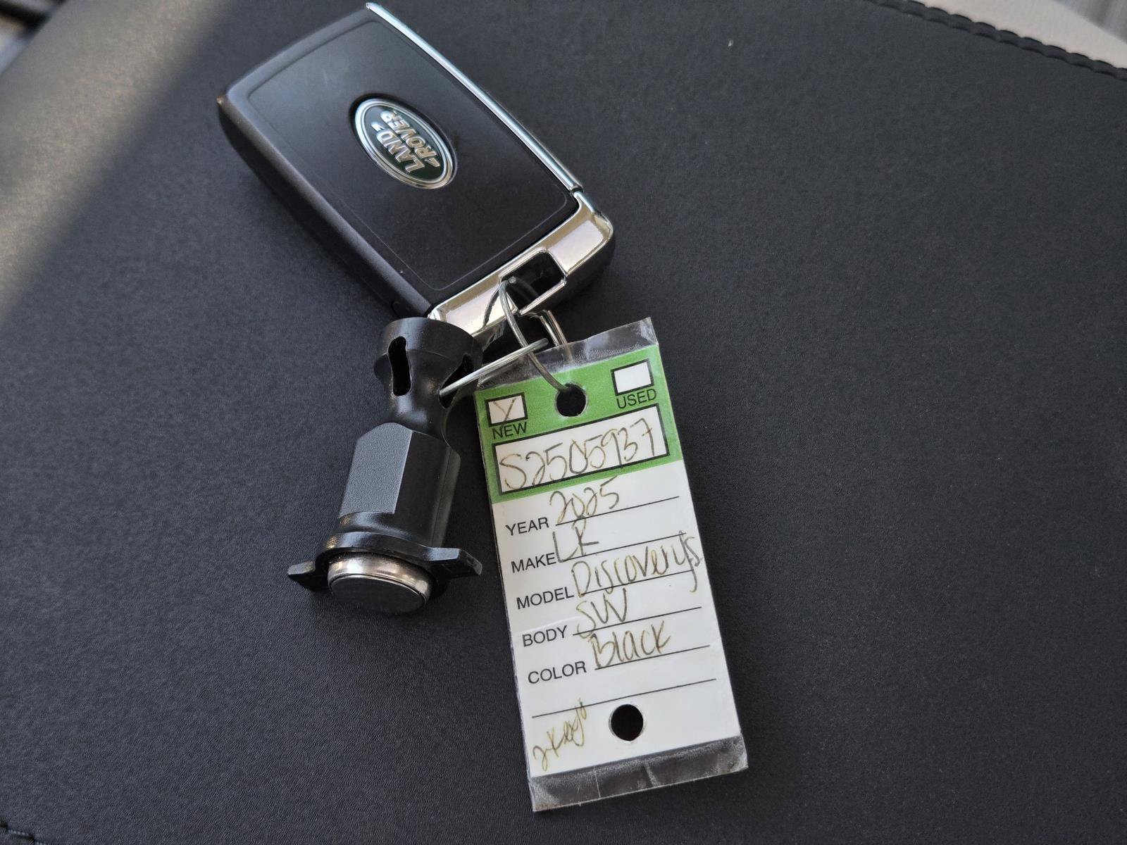 Used 2025 Black Land Rover S image 43