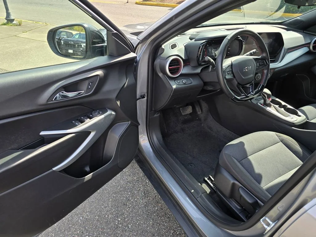 2025 Chevrolet Trax RS - Photo 19