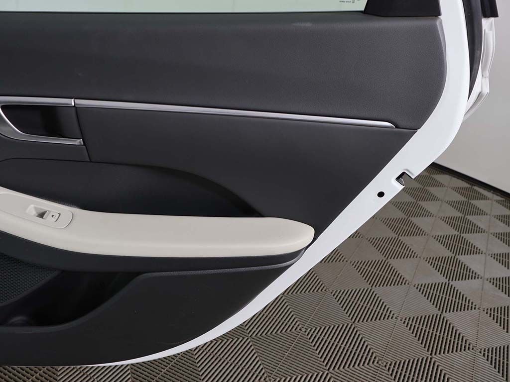 Used 2022 Gray Hyundai SEL image 22