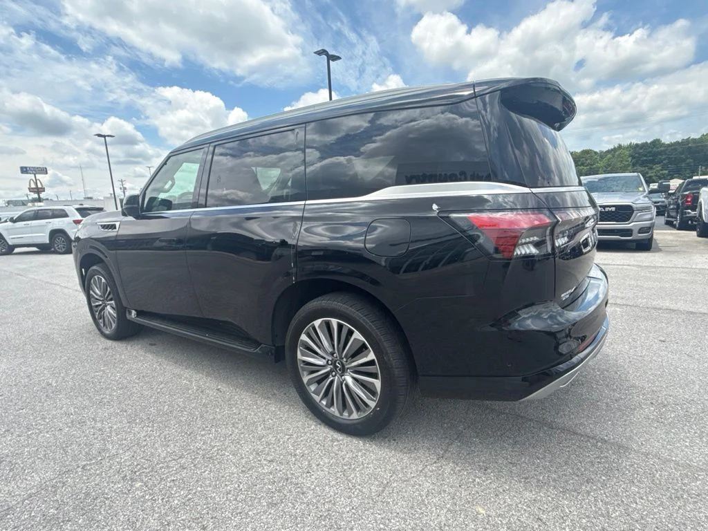 2025 INFINITI QX80 Sensory 4WD - Photo 6