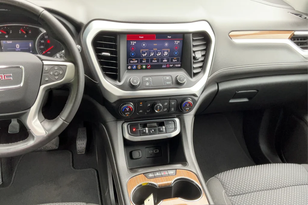 Used 2020 Black GMC SLE image 16