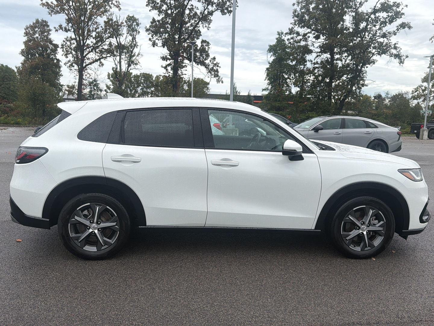 Used 2024 Platinum White Pearl Honda EX-L image 2