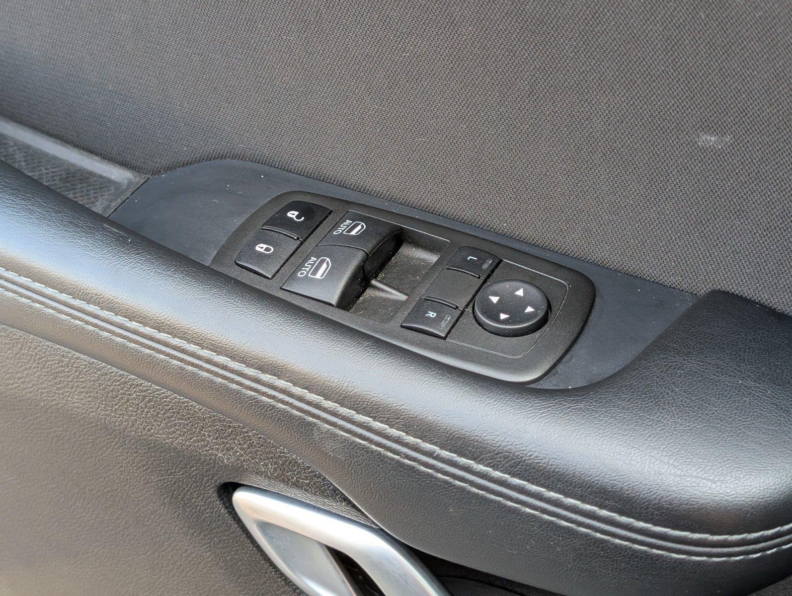 Used 2022 Pitch Black Clearcoat Dodge R/T image 20