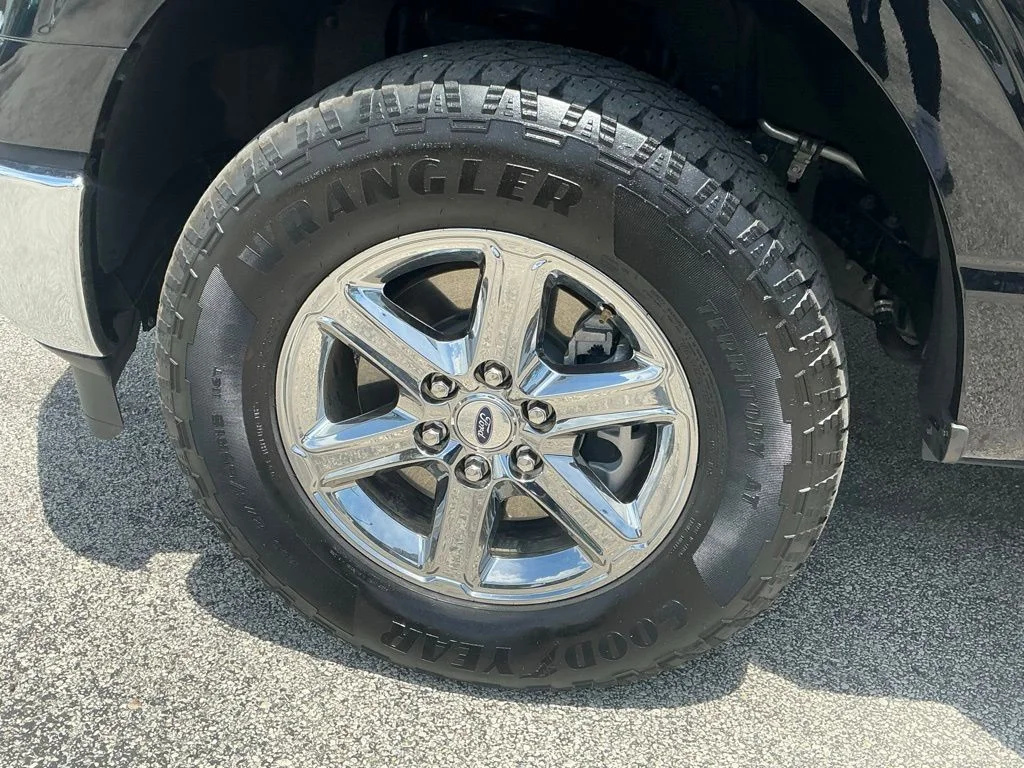 Used 2025 Black Ford XLT image 21