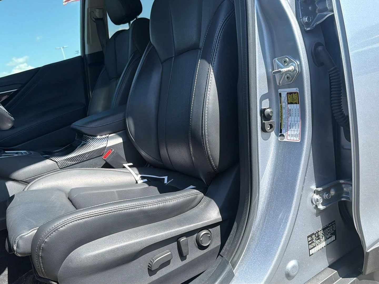 Used 2022 Ice Silver Metallic Subaru Limited XT image 11