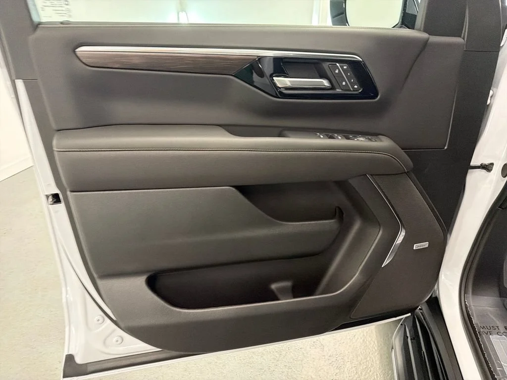 New 2026 Polar White Tricoat Chevrolet Premier image 11