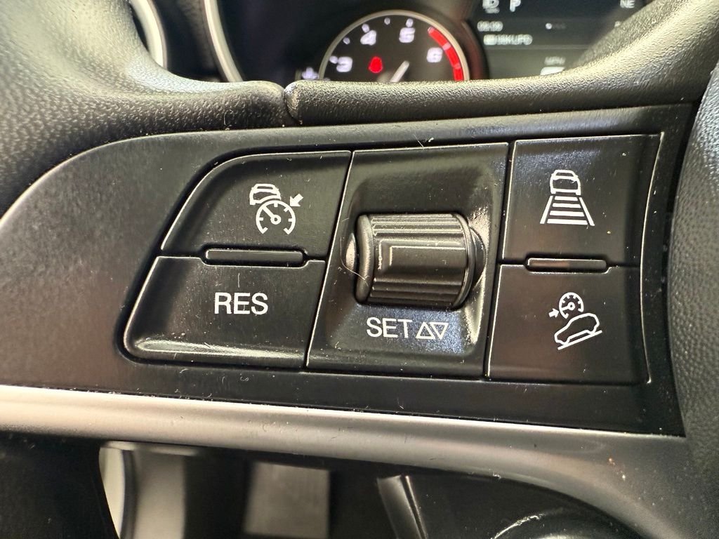 Used 2018 White Alfa Romeo Ti image 36