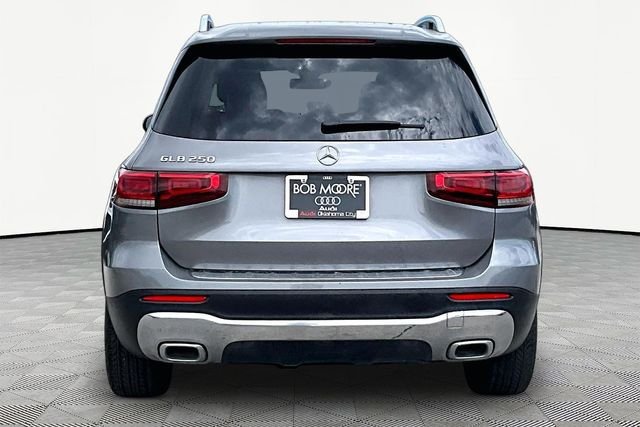 Used 2020  Mercedes-Benz GLB 250 image 4