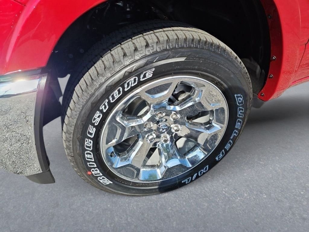 New 2026 Molten Red Pearl-Coat Exterior Paint RAM Big Horn/Lone Star image 9