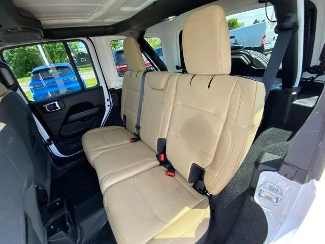 Used 2023 White Jeep Sahara image 16