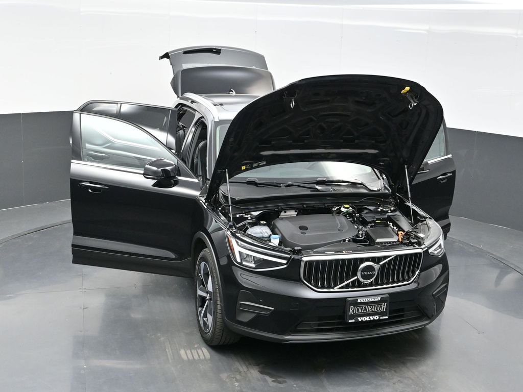 2025 Volvo XC40 Core - Photo 29