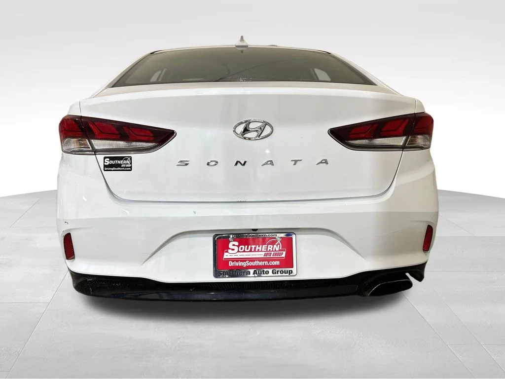 Used 2019 White Hyundai SEL image 4