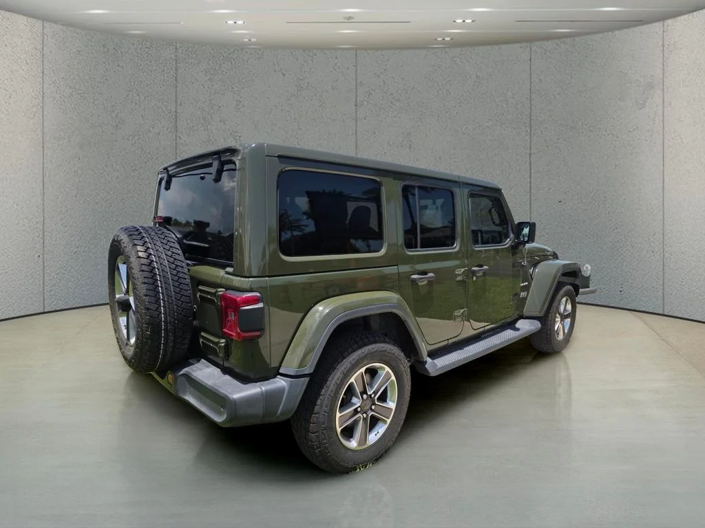 Used 2020 Green Jeep Unlimited Sahara image 5