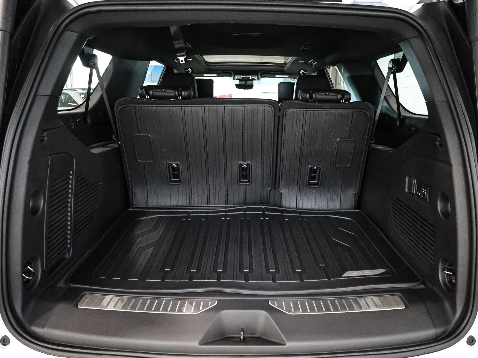 2026 GMC Yukon XL Denali - Photo 17