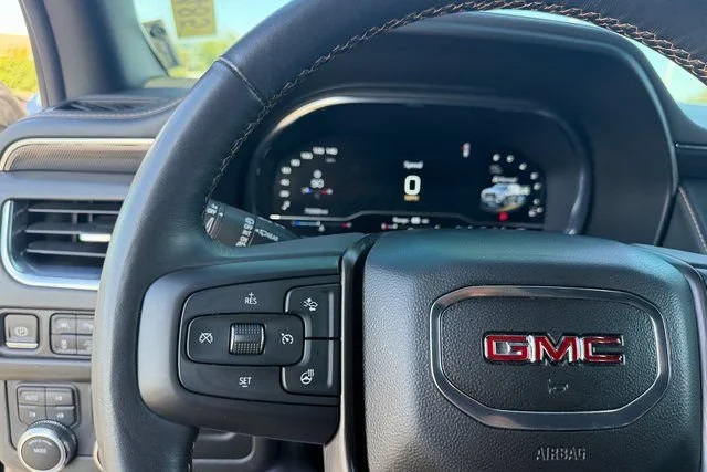Used 2022 ONYX BLACK GMC AT4 image 18