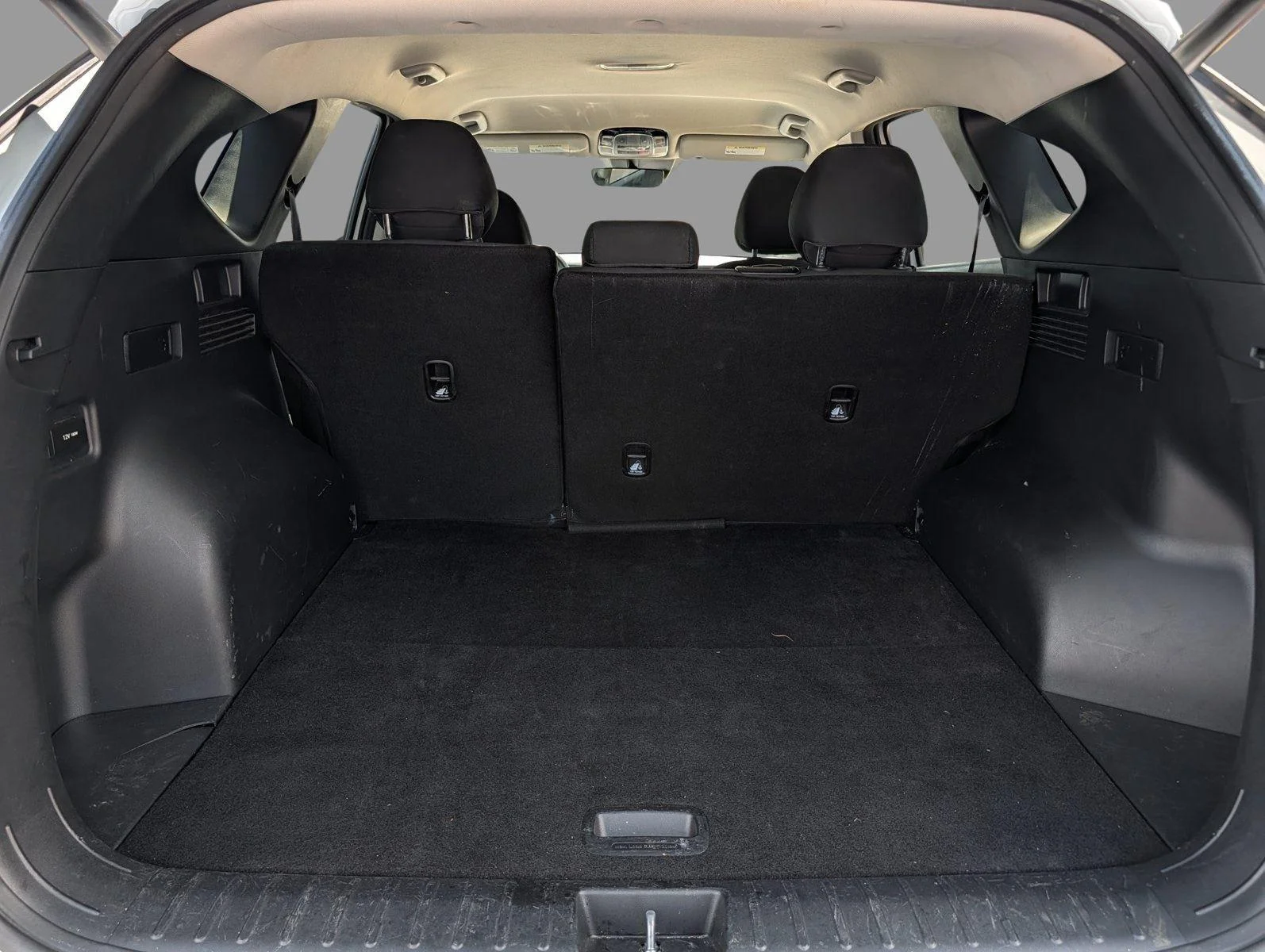 Used 2024 White Pearl Hyundai SEL image 30