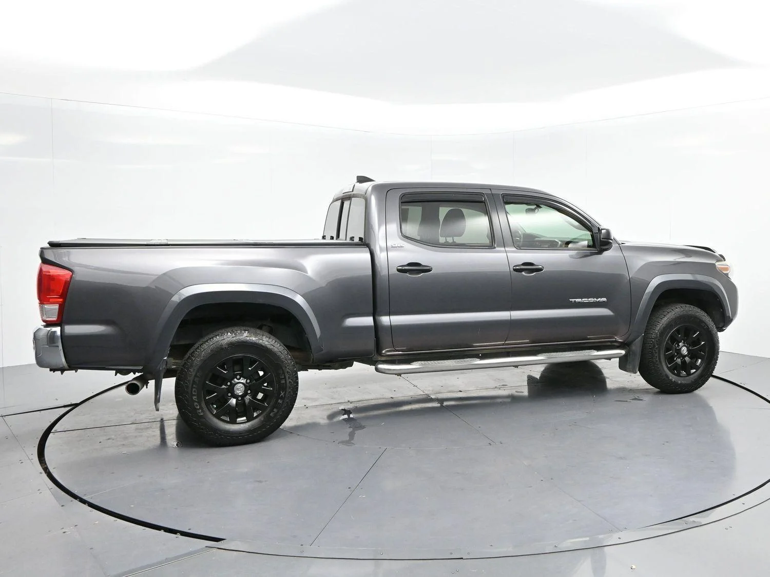 Used 2017 Magnetic Gray Metallic Toyota SR5 V6 image 8