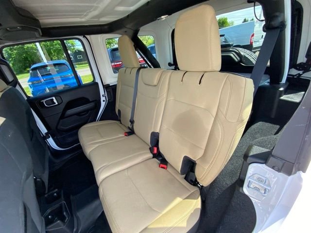 Used 2023 White Jeep Sahara image 16