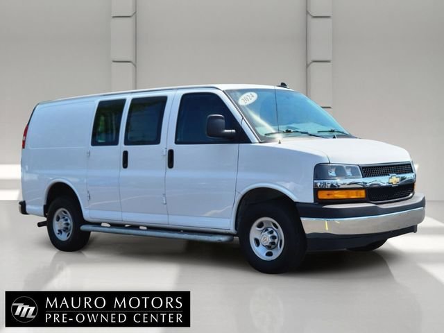 2024 Chevrolet Express 2500 Work Van HD's photo