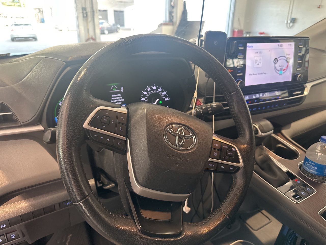 Used 2022 Black Toyota XLE image 7