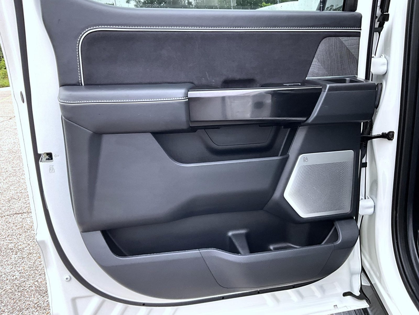 Used 2024 White Ford Platinum image 23