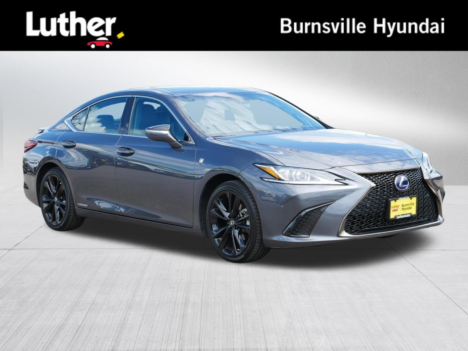 2022 Lexus ES 300h 300h F SPORT's photo