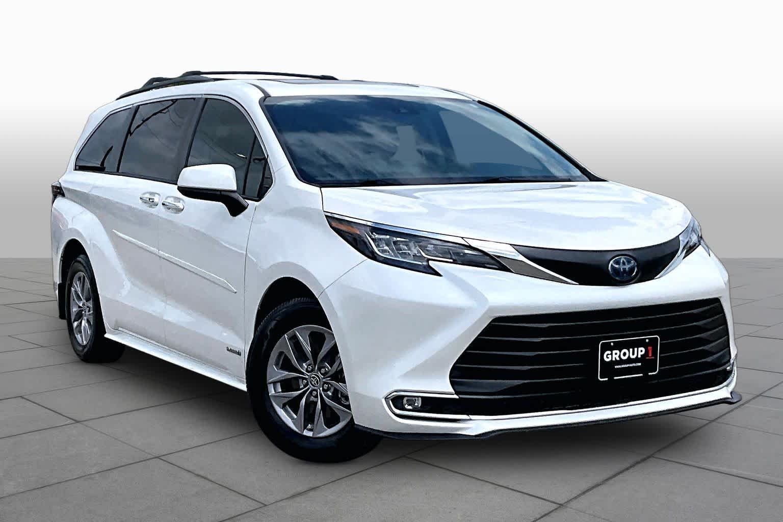 Used 2021 Blizzard Pearl Toyota XLE image 3