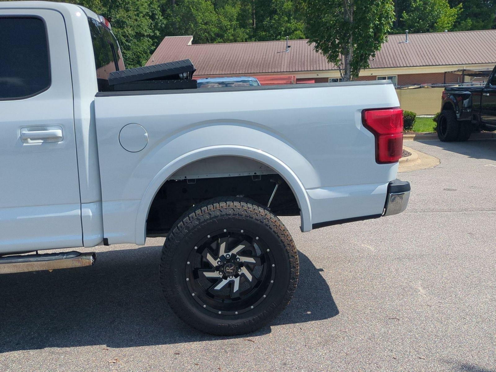 Used 2020 Oxford White Ford LARIAT image 11
