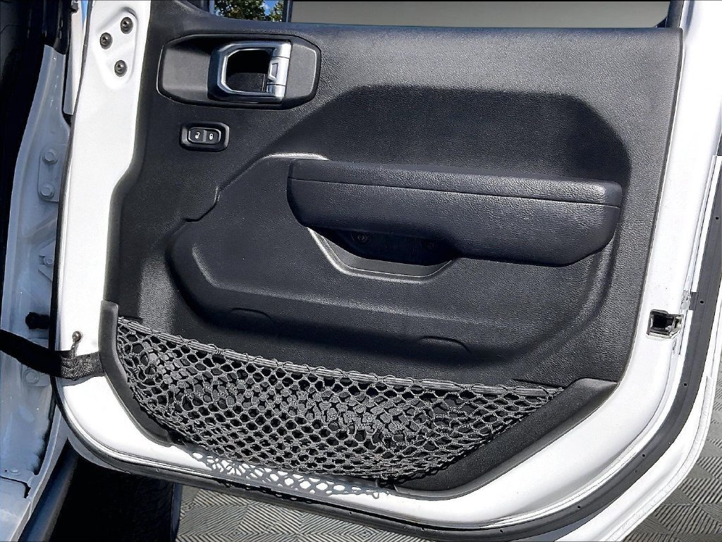 Used 2024 Bright White Clearcoat Jeep Rubicon image 11