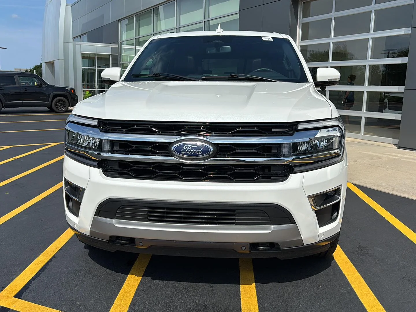 Used 2023 Star White Ford Limited image 4