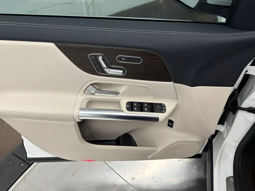 New 2026 White Mercedes-Benz GLA 250 image 16
