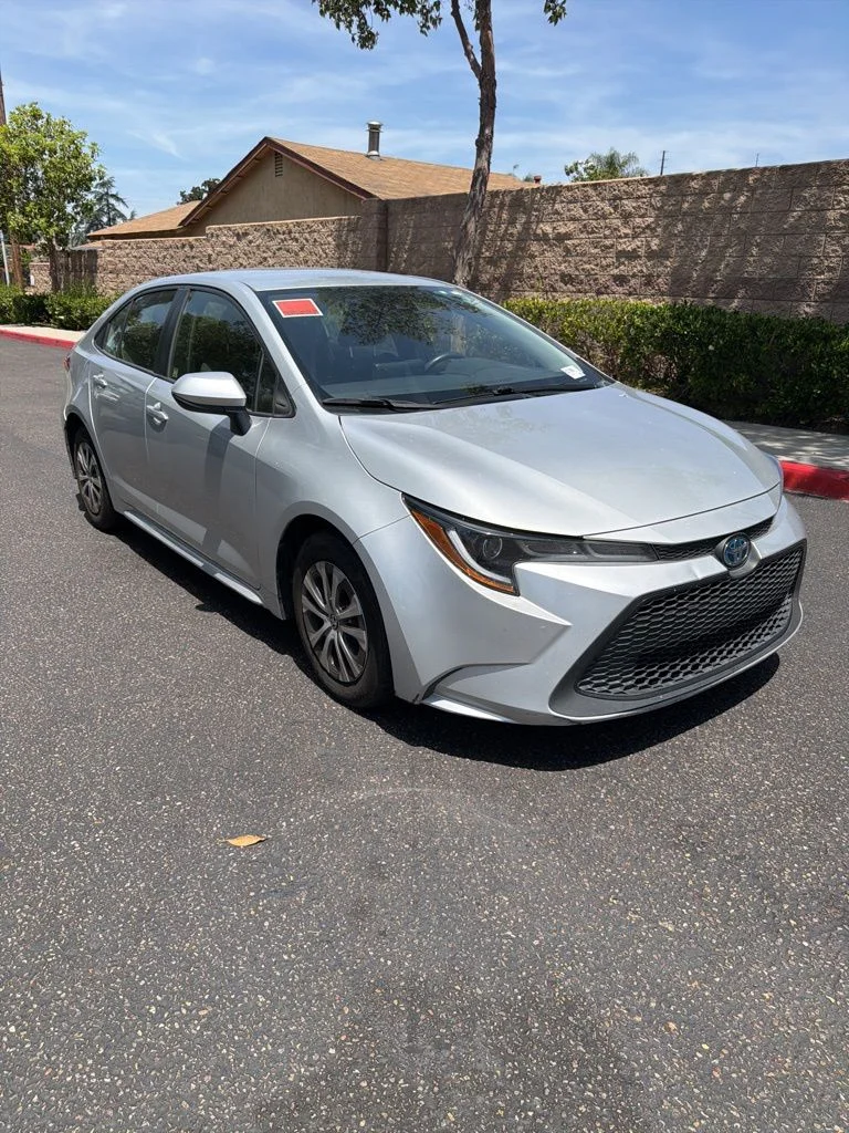 Used 2022 Silver Toyota LE image 1