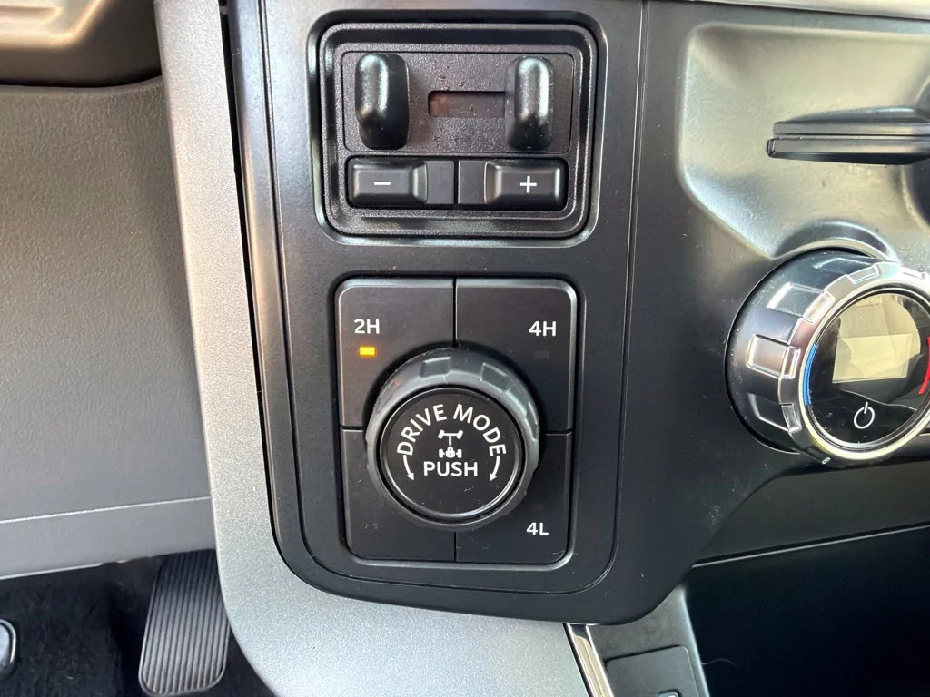 Certified Used 2021 Blue Metallic Ford XLT image 28