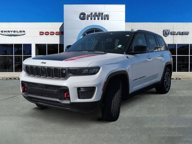 Used 2022 White Jeep Trailhawk image 11