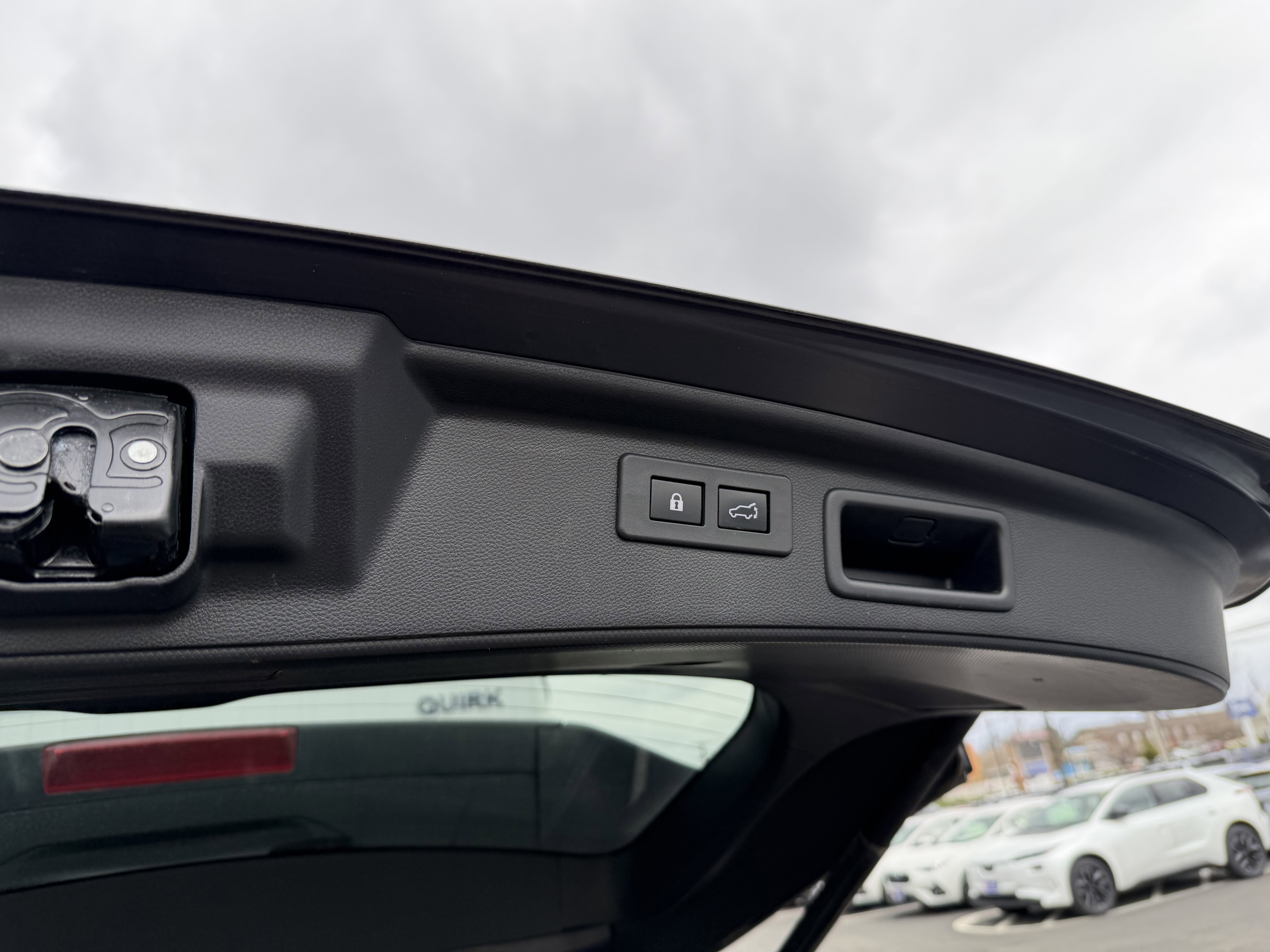 Used 2020 Magnetite Gray Metallic Subaru Limited image 21