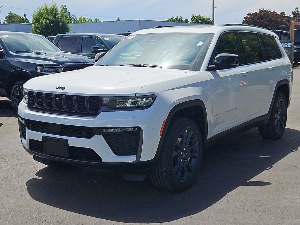 New 2026 Bright White Clear-Coat Exterior Paint Jeep Limited image 3
