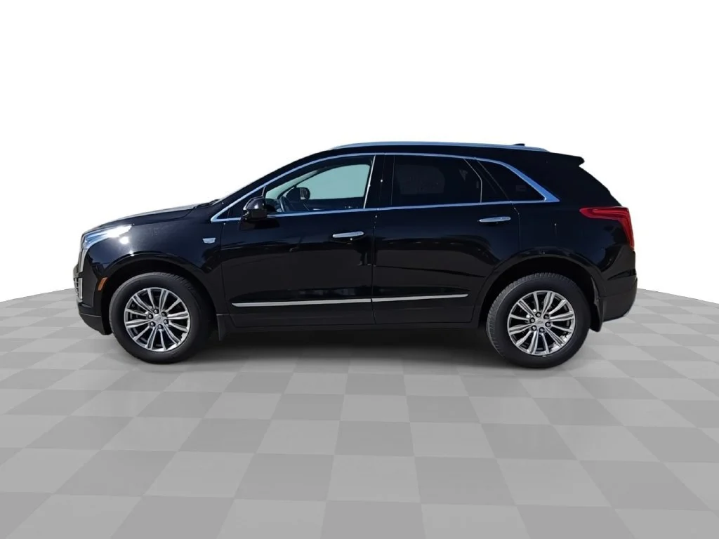 Used 2017 STELLAR BLACK METALLIC Cadillac Luxury AWD image 5