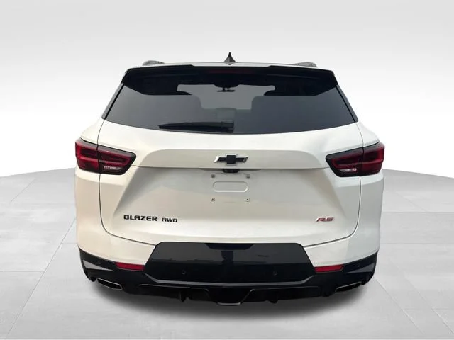 Used 2024 Iridescent Pearl Tricoat Chevrolet RS image 4