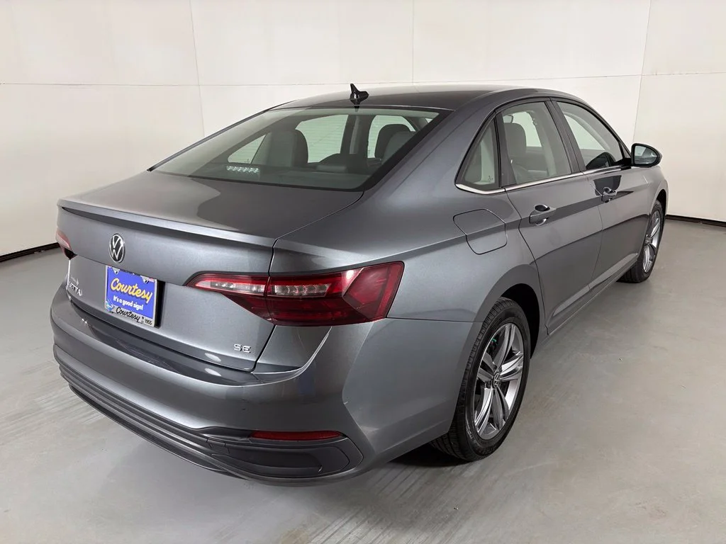 Used 2024 Gray Volkswagen 1.5T SE image 8