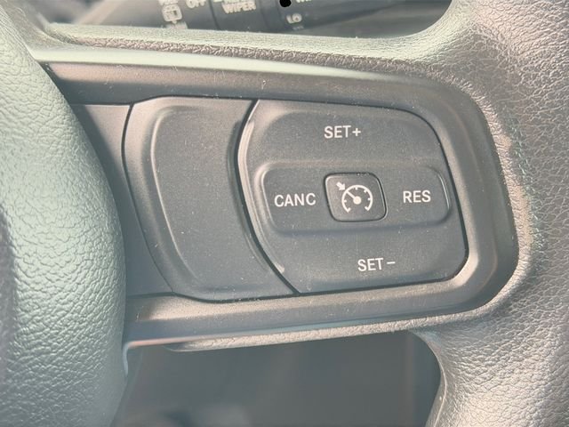 Used 2022 Red Jeep  image 19