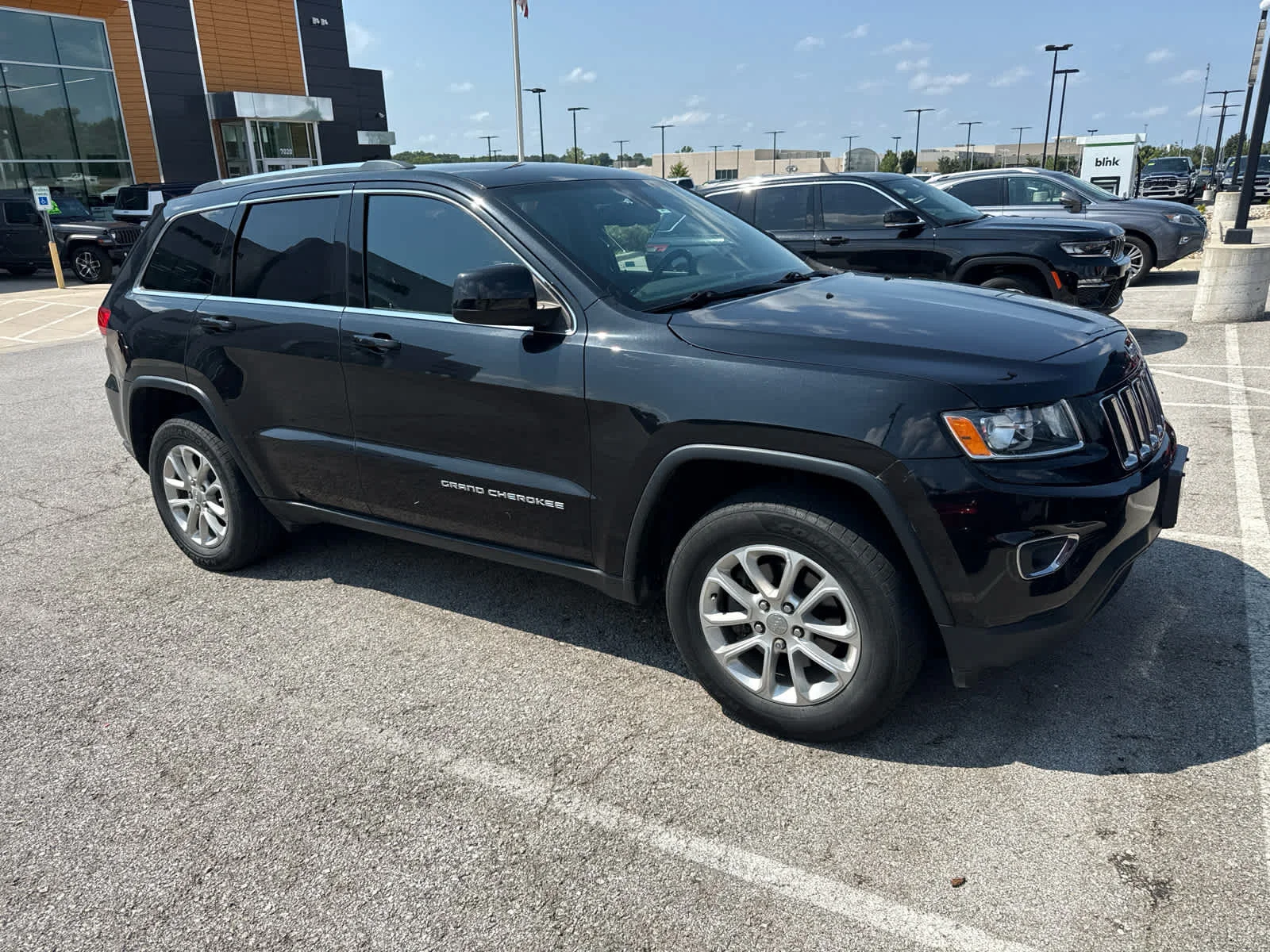 Used 2015 Brilliant Black Crystal Pearlcoat Jeep Laredo image 3