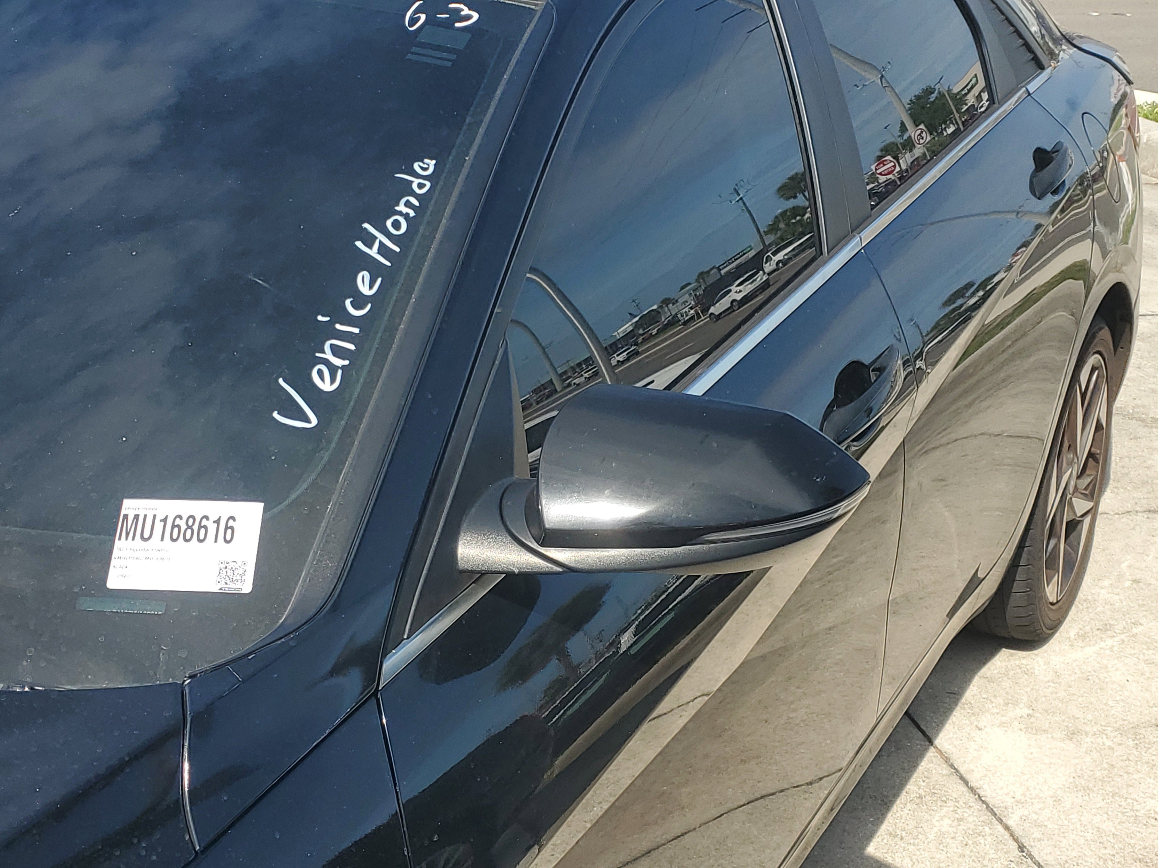 Used 2021 Phantom Black Hyundai Limited image 5