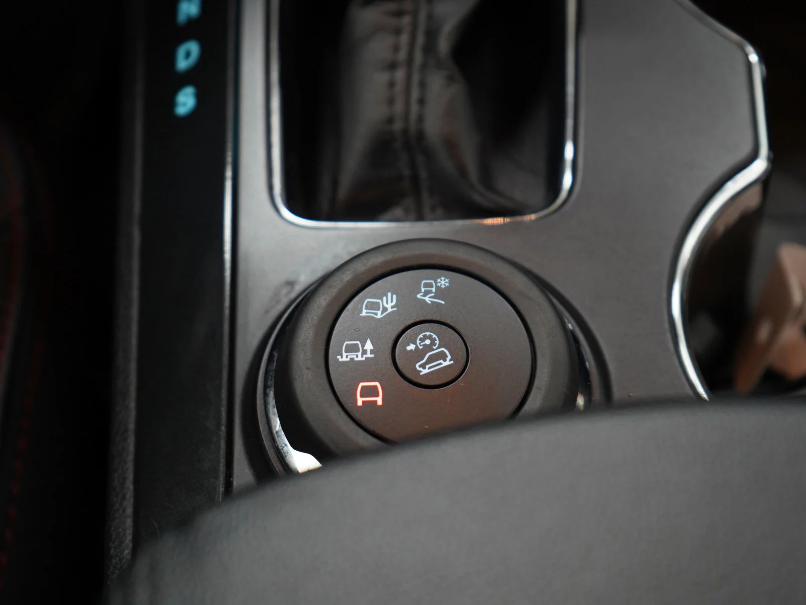 Used 2018 Magnetic Metallic Ford XLT image 18