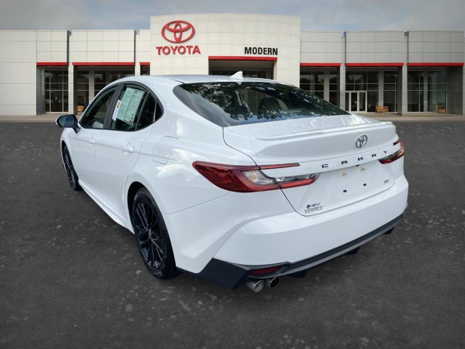 Used 2025 Ice Cap Toyota SE image 7