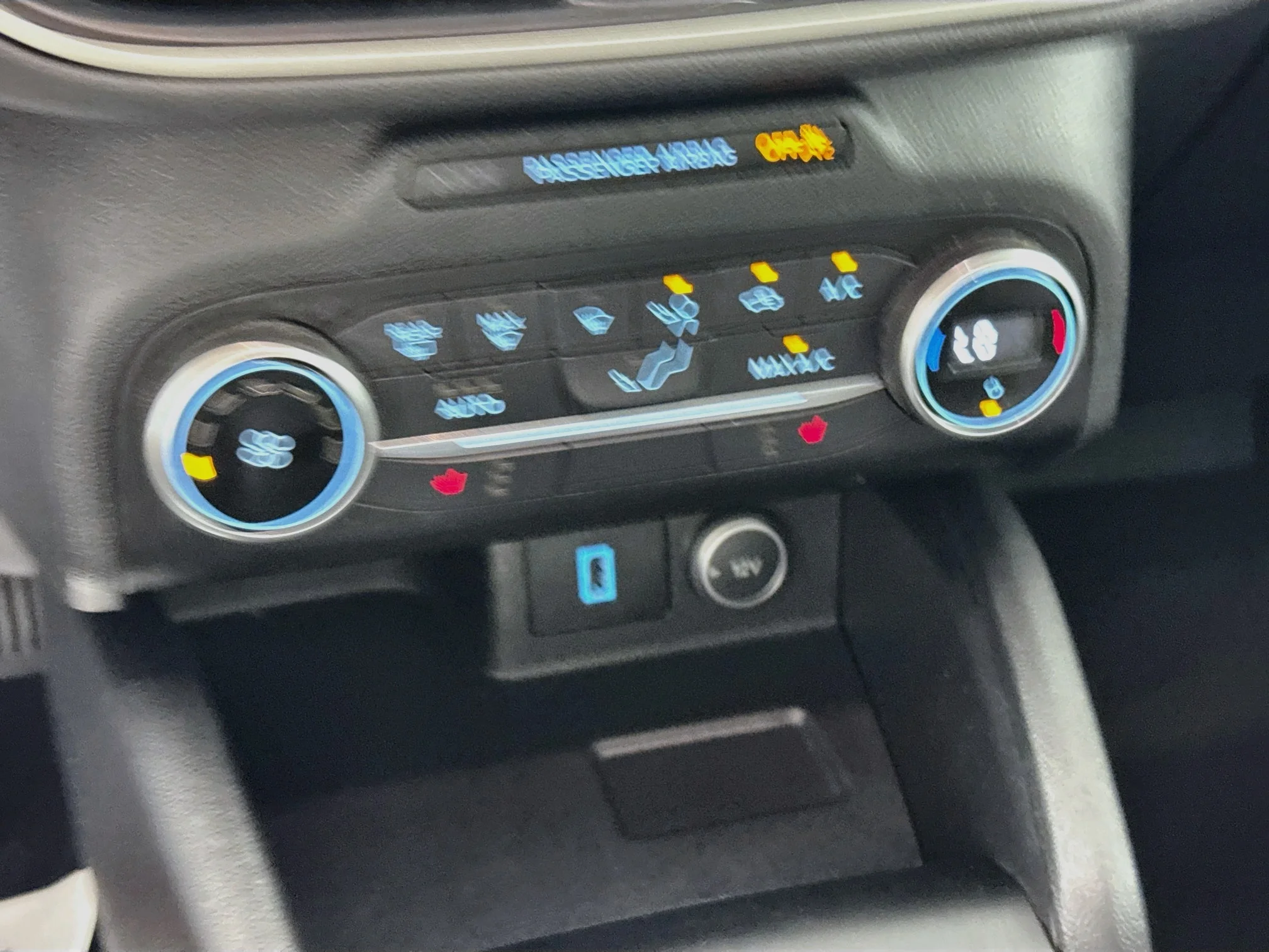 Used 2020 Oxford White Ford SE image 6