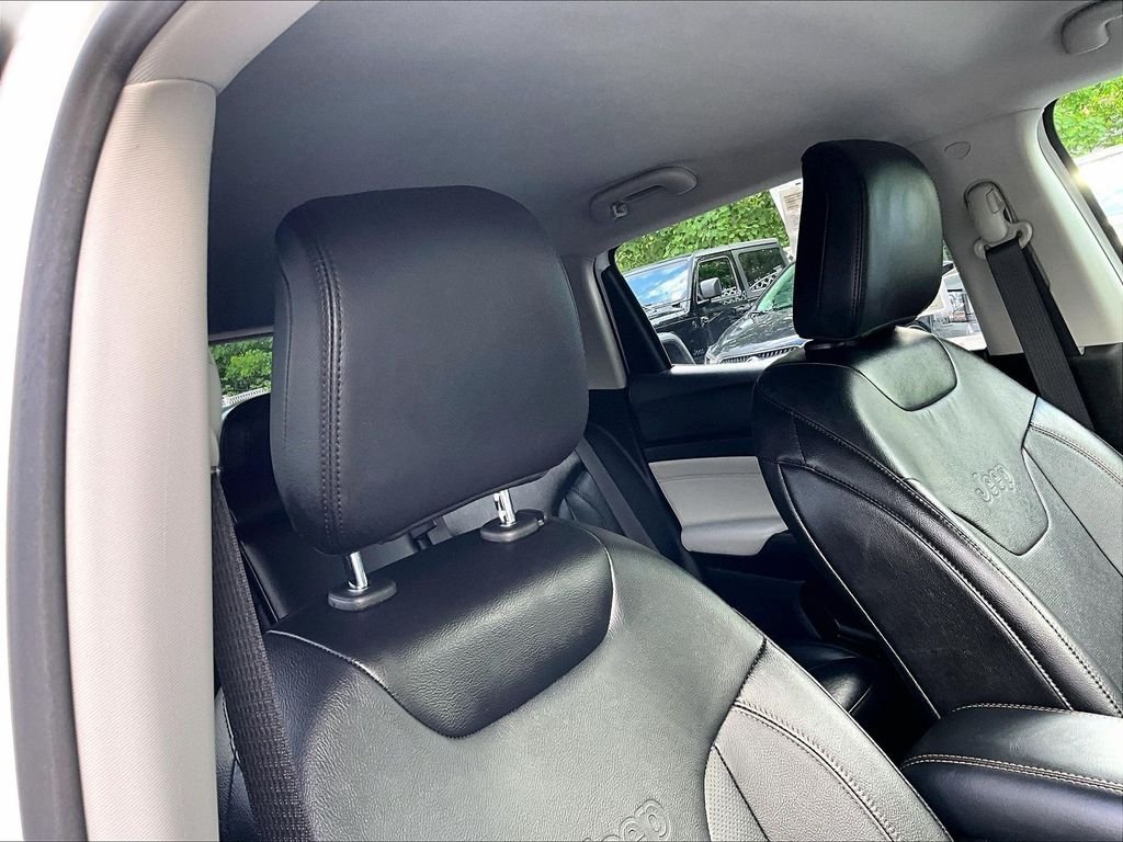 Used 2022 White Jeep Limited image 23