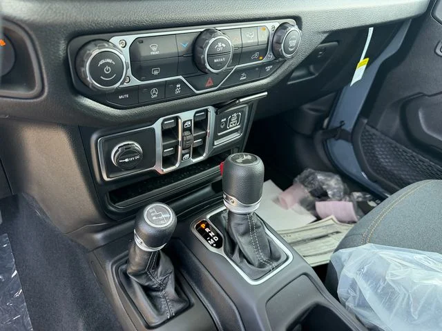 New 2026 Anvil Clearcoat Jeep Sport S image 21